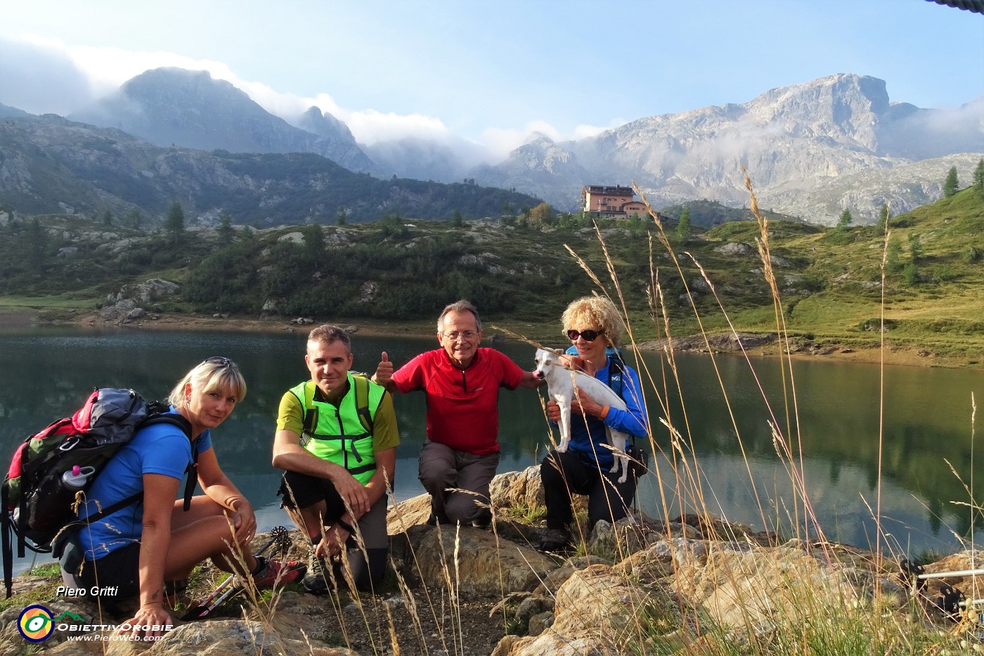 02 Saliti dal Rif. Calvi , qui visto dal Lago Rotondo.JPG